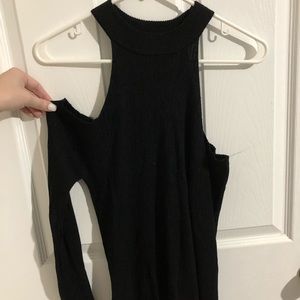 Cutout shoulder turtle neck top